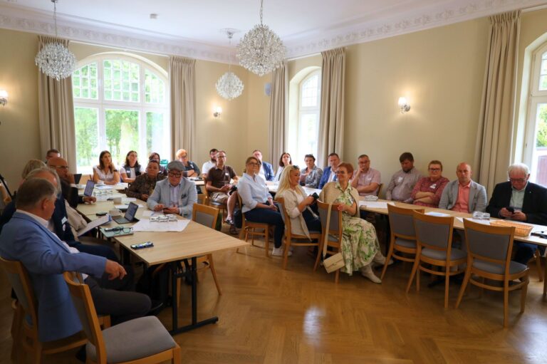 Zdjęcie z warsztatów w Skrzynkach